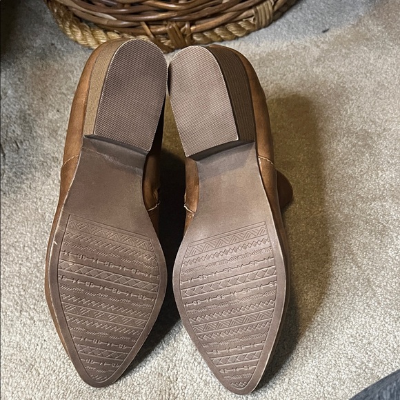 Maurices NWOB Deep Tan Ankle Boots with Patterned Detail - Picture 10 of 10